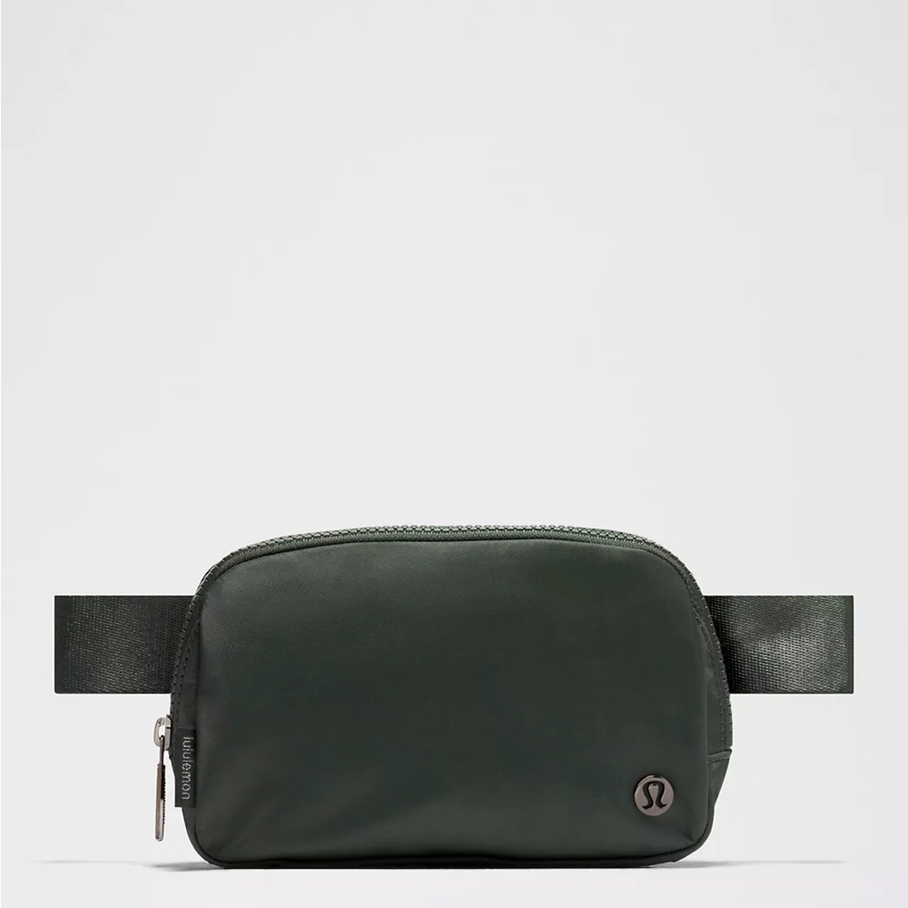 NWT lululemon athletica Dark Green Belt Bag